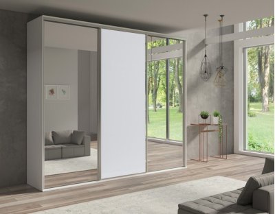 Duża i praktyczna szafa przesuwna do garderoby, sypialni. Trzydrzwiowa szafa GIULIA z lustrem 254cm wnętrze